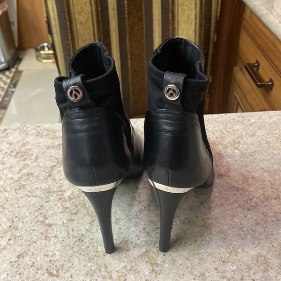 The Wishbone High Heel Black Leather Boots Size 7 - Picture 3 of 5